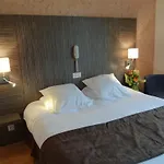 Отель Restaurant Des Thermes Castera-Verduzan